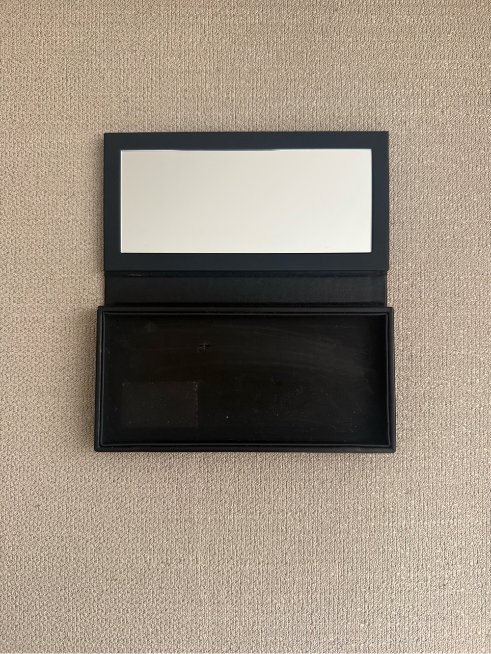 Dior Case - Picture 2 of 3